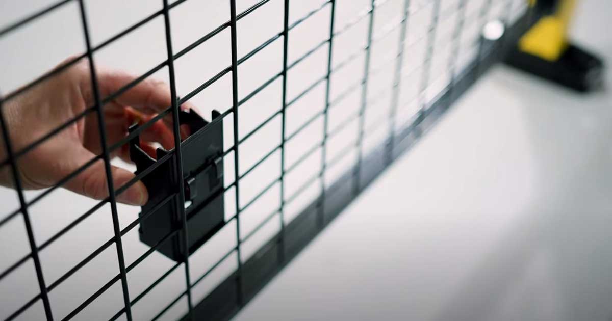 Halterungen für Gitterelement